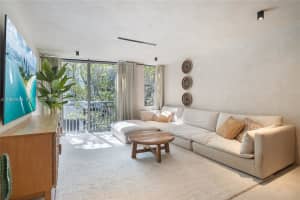 325 Meridian Ave 12 Miami Beach, FL 33139 - MLS#A11962649