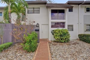 10960 Sw 70th Ter, Miami