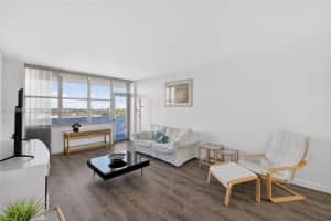 7441 Wayne Avenue 8j Miami Beach, FL 33141 - MLS#A11962690