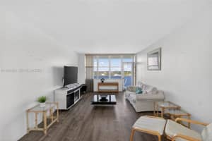 7441 Wayne Avenue 8j Miami Beach, FL 33141 - MLS#A11962690