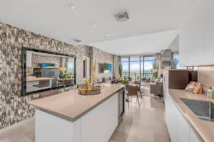 88 SW 7th St Apt 3806, Miami, FL 33130, - MLS#A11962692