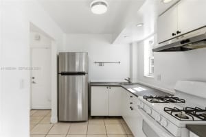 6705 N Kendall Dr 306, Pinecrest