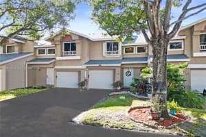 2260 W Discovery Cir W Deerfield Beach, FL 33442 - MLS#A11962695