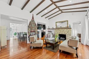 318 Ne 105th St, Miami Shores