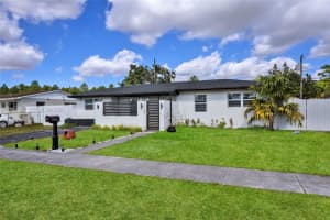 11751 Sw 168th Ter Miami, FL 33177 - MLS#A11962737