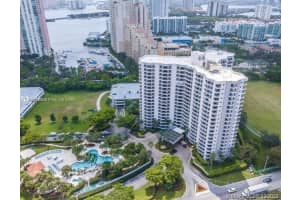 3300 Ne 191st St 1807, Aventura