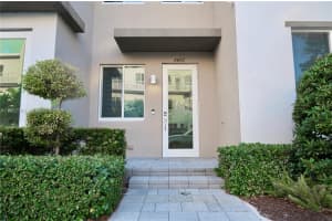 6472 Nw 103rd Pl, Doral