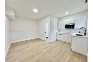 2480 NW 96th St b, Miami, FL 33147, - MLS#A11962817