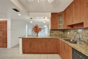 3051 Nw 46th Ave 101 Lauderdale Lakes, FL 33313 - MLS#A11962823