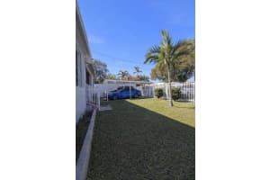 2460 Nw 33rd St Miami, FL 33142 - MLS#A11962824