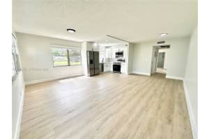 213 N Oakridge N 213 Deerfield Beach, FL 33442 - MLS#A11962906