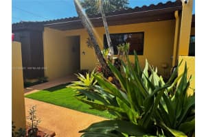 8720 Sw 148th Pl, Miami