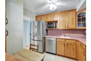 2001 Atlantic Shores Blvd 419 Hallandale Beach, FL 33009 - MLS#A11963065