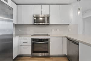 999 Sw 1 Avenue 2411 Miami, FL 33130 - MLS#A11963093