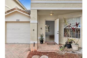 2237 Nw 171st Ter Pembroke Pines, FL 33028 - MLS#A11963130