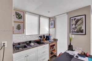 1033 NW 6th St, Miami, FL 33136, - MLS#A11963165