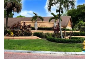 6708 Nw 193rd Ter, Hialeah