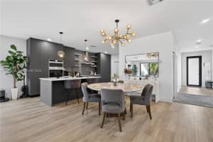 913 Ne 15th St Fort Lauderdale, FL 33304 - MLS#A11963230