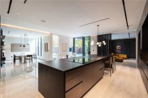 10540 Nw 67th Ter Doral, FL 33178 - MLS#A11963339