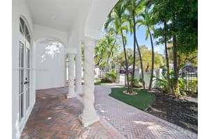 827 Se 2nd Ct Fort Lauderdale, FL 33301 - MLS#A11963352