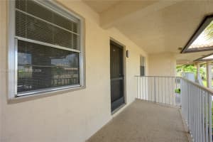 5560 Lakeside Dr 204 Margate, FL 33063 - MLS#A11963583