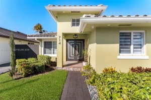714 Nw 134th Pl, Miami