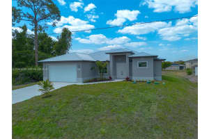 417 Paddock St, Lehigh Acres