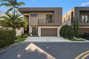 7534 Nw 98th Ave 7534 Doral, FL 33178 Sold 02/13/26