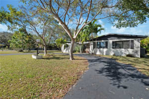 8425 Sw 174th St Palmetto Bay, FL 33157 - MLS#A11963974