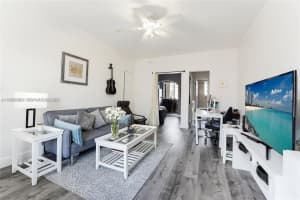 1227 Euclid Ave APT 8, Miami Beach, FL 33139, - MLS#A11963993