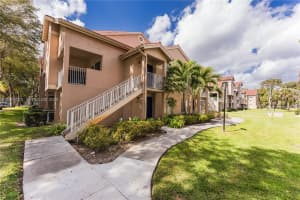 10521 Sw 157th Pl 102, Miami