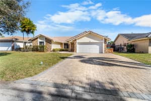 375 Nw 107th Ter Coral Springs, FL 33071 - MLS#A11964056