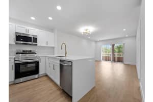 8101 Camino Real C-320 Miami, FL 33143 - MLS#A11964065