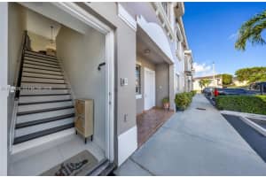 7271 Nw 174th Ter 203 Hialeah, FL 33015 - MLS#A11964112