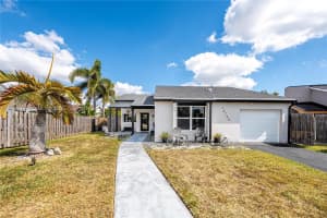 16794 Royal Poinciana Dr Weston, FL 33326 - MLS#A11964116