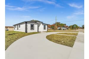 803 N 20th St, Fort Pierce, FL 34950, - MLS#A11964141