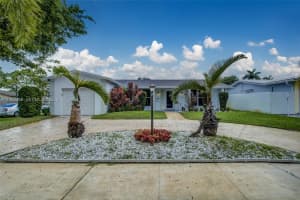 4917 W Park Rd Hollywood, FL 33021 - MLS#A11964236