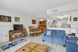 8670 Nw 6th Ln 4-109 Miami, FL 33126 - MLS#A11964323