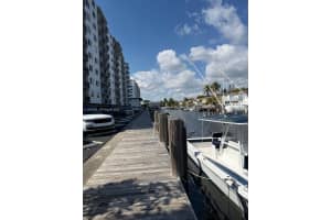 3703 Ne 166th St 301, North Miami Beach