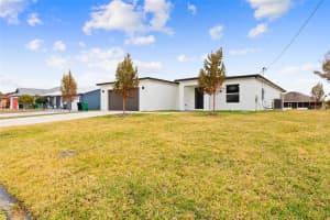 560 Sw Carter Ave Port Saint Lucie, FL 34983 - MLS#A11964358