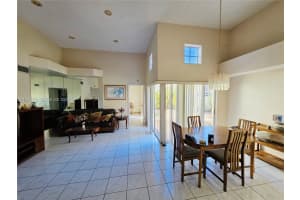 725 Nw 123rd Ave Miami, FL 33182 - MLS#A11964372