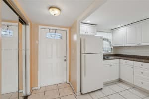 8135 Sunrise Lakes Blvd 208 Sunrise, FL 33322 - MLS#A11964374