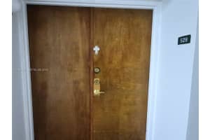 11800 Sw 18th St 529-4, Miami