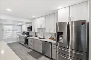 958 Mockingbird Ln 514, Plantation