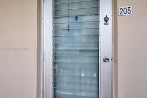 2724 S Garden Dr S 205 Lake Worth, FL 33461 - MLS#A11964466