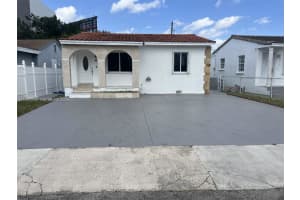 6823 Sw 25th St, Miami