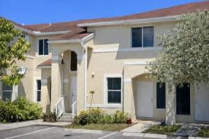 835 NE 212th Terrace APT 4, Miami, FL 33179, - MLS#A11964507