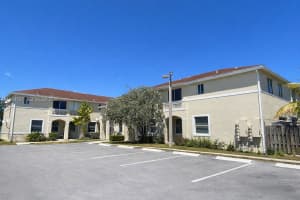 835 NE 212th Terrace APT 4, Miami, FL 33179, - MLS#A11964507