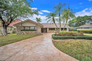 7371 Nw 83rd Way, Tamarac