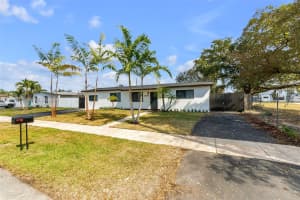 17887 78th Pl Hialeah, FL 33015 - MLS#A11964517